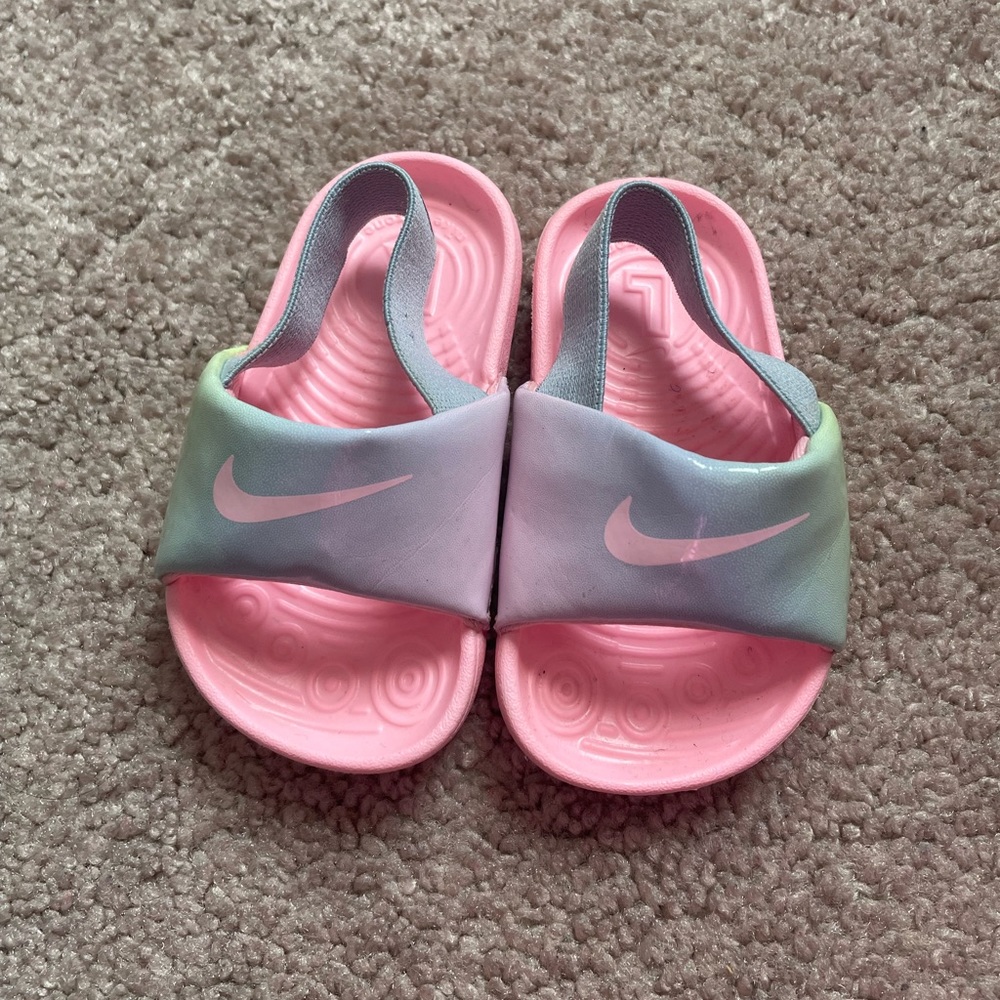 Baby Nike slides 4c